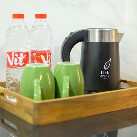 Life Emerald Hotel Surabaya Buitenkant foto