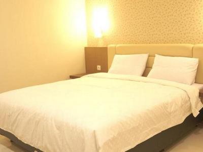 Life Emerald Hotel Surabaya Buitenkant foto